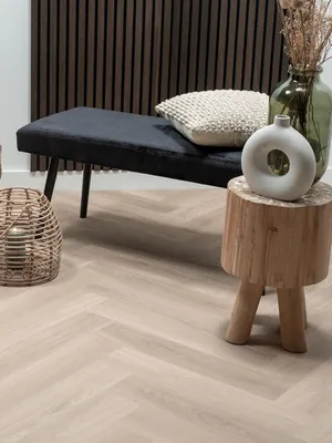 Image of: Floer Fischgrät Klebe Vinyl – Reine Eiche