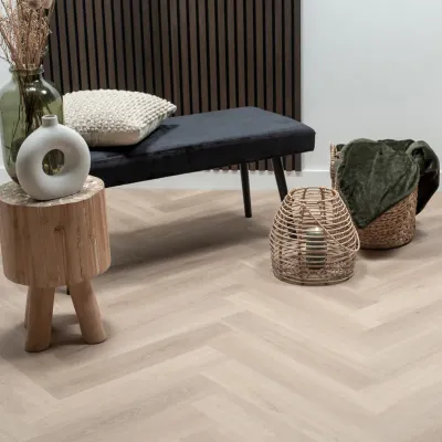 Image of: Floer Fischgrät Klick Vinyl – Reine Eiche